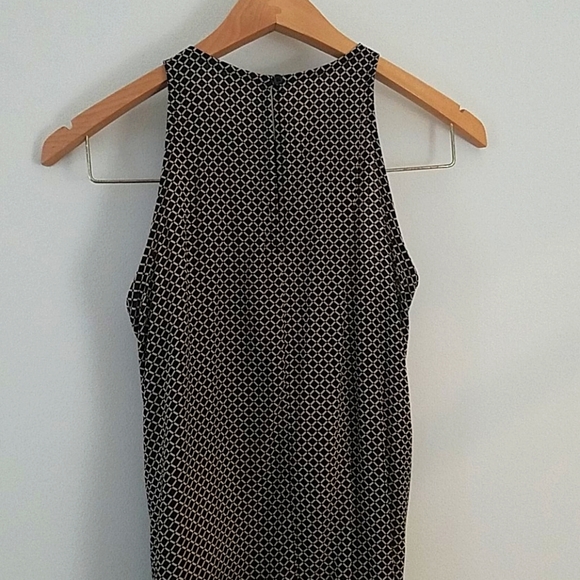 Old Navy Sleeveless Geometric Blouse - Picture 2 of 3
